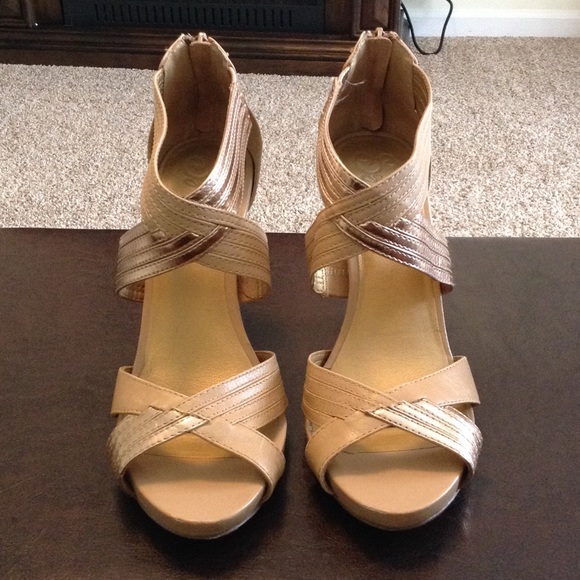 Tan/gold sandal heels