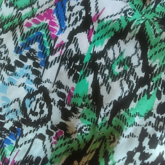 Females Blouse - Picture 3 of 3