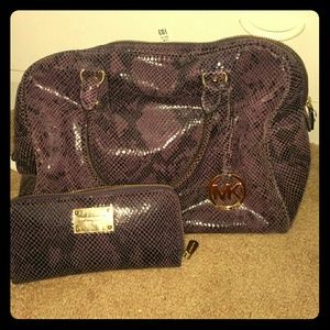 Michael kors purse and matching wallet