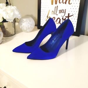 Suede blue pumps!!