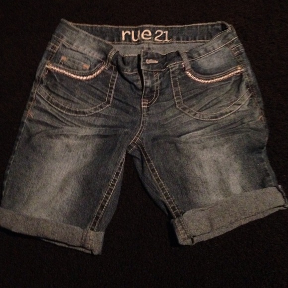 Rue 21 bling butt stretch Bermudas