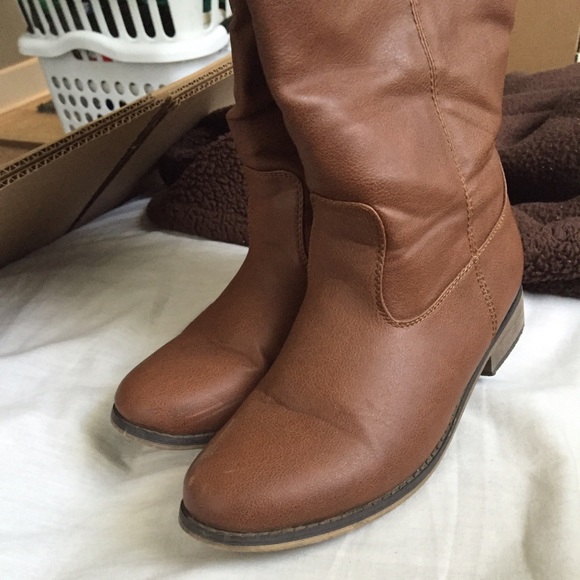 Riding boots