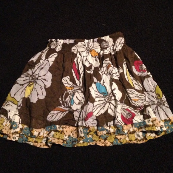 Cute fall hollister skirt!