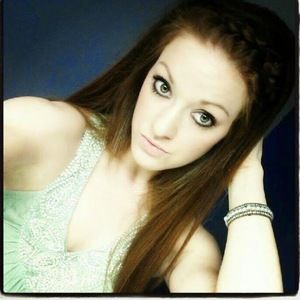 Meet your Posher, Lara