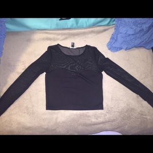 Black long sleeve crop top