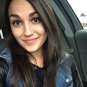 Meet your Posher, Kayla