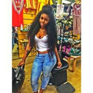 Meet your Posher, Adrianna