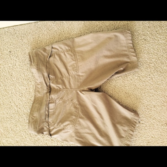 Shorts - Picture 3 of 3