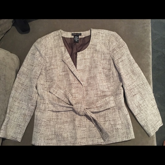 Brown woven tie front blazer