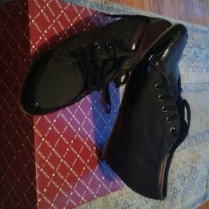 Diva Style Crinkle Patent Shoe