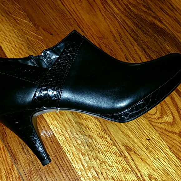 Ankle boot - Picture 3 of 4