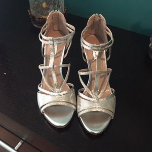 Silver size 7 tahari heels