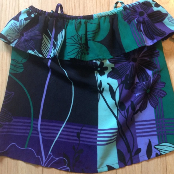 NWT O'Neill Top XS - Adjustable straps. - Picture 4 of 4