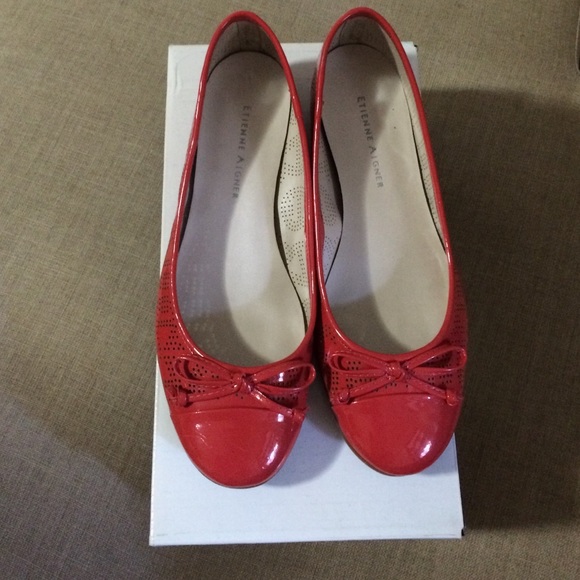 ETIENNE AIGNER Patent leather coral ballet flats