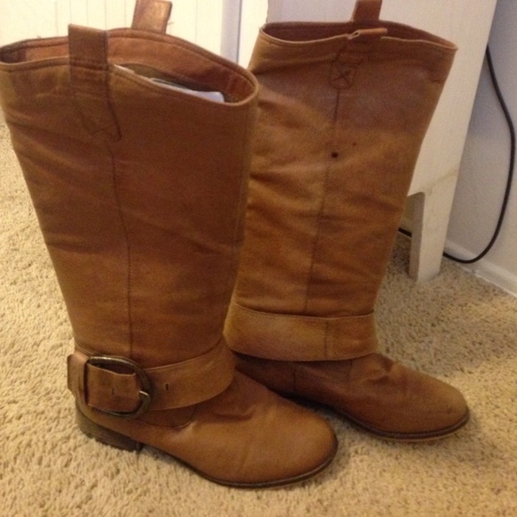 Steve Madden Shoes - Steve Madden "Larent" Tan Boots