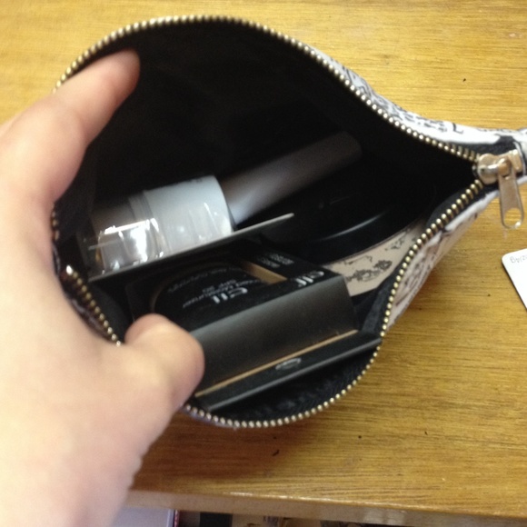 -MAKE UP BAG AND MAKE UP BUNDLE-