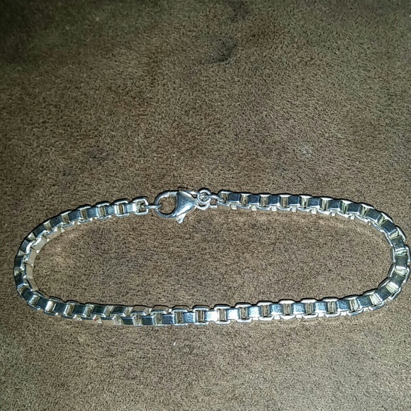 Tiffany &Co venetian link bracelet