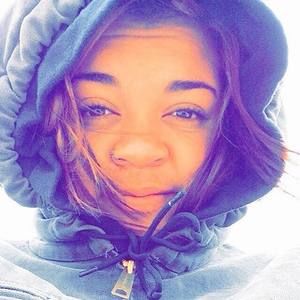 Meet your Posher, Eliza