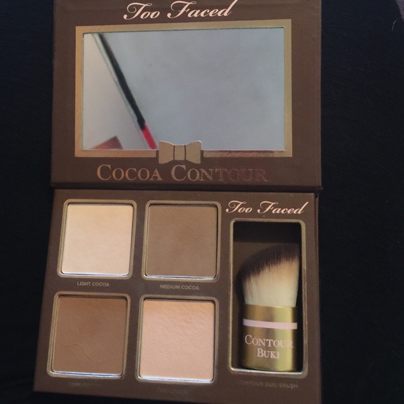 Too faced contour kit PRICE IS FIRM