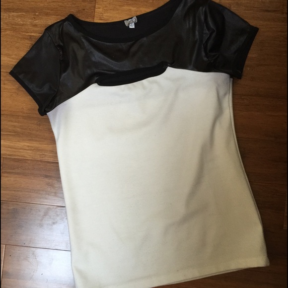 Ivory & Black Form Fitting Blouse w/Chest Peephole - Picture 2 of 2