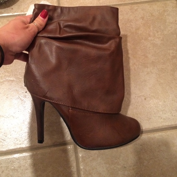 Heeled booties