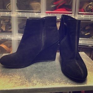 ❤️sold❤️ Black wedge booties