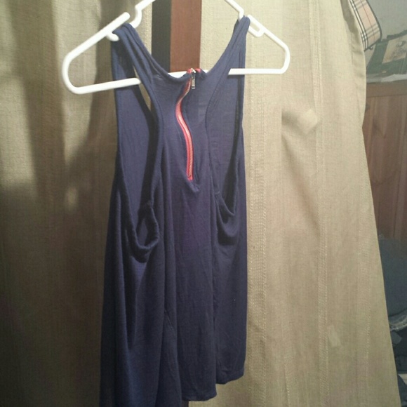 Top - Picture 2 of 3