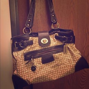 Knock off coach purse