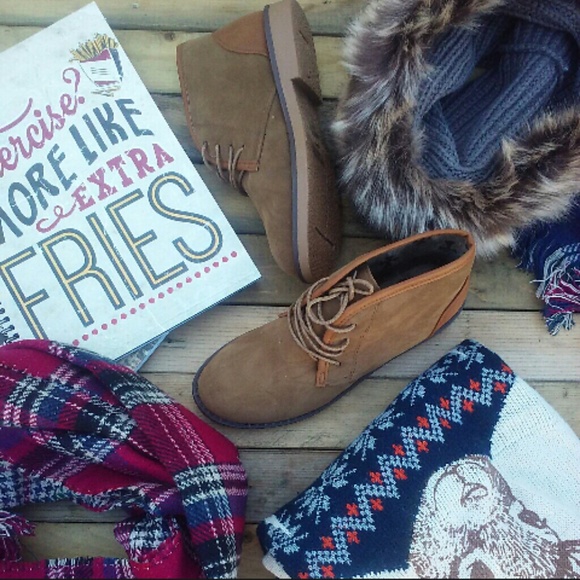 Shoes - 🍁🍂🍁Last pair!! cozy tan winter boots🍁🍂🍁
