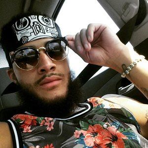 Meet your Posher, Travis