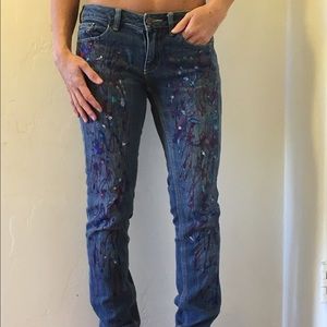 Skinny , curvy, painted jeans