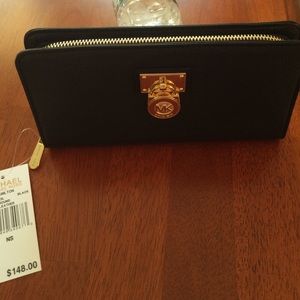 NWT Michael Kors Hamilton Wallet