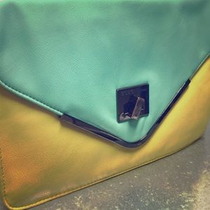 ❤️sold ❤️ BCBG Generation envelope clutch