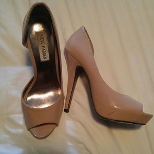 Steve Madden Nude Pumps