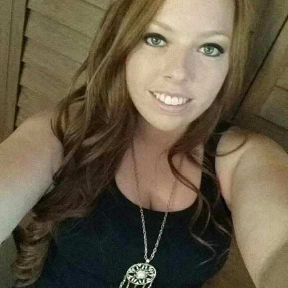 Meet your Posher, Allison - Picture 2 of 3