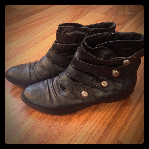 Madden girl black ankle boots