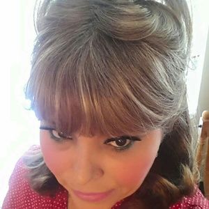 Meet your Posher, Tezilene