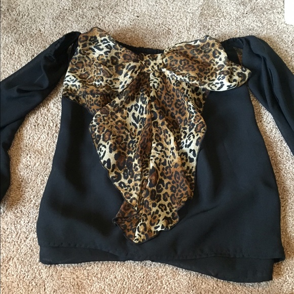 Staples black top.