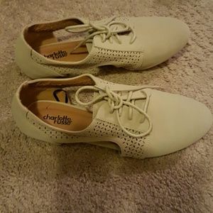 Shoes beige