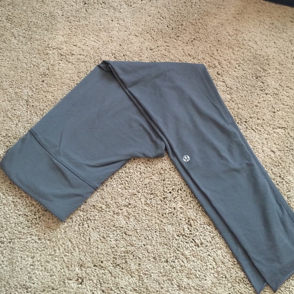 Lululemon athletica grey leggings size 6
