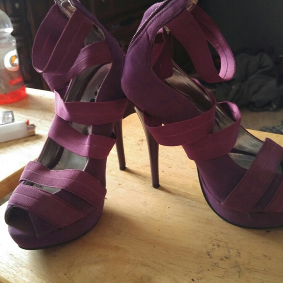Purple strappy heels - Picture 4 of 4