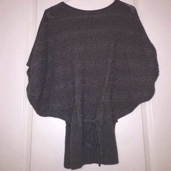 🐼PRICE DROP-BB Dakota gray sweater.