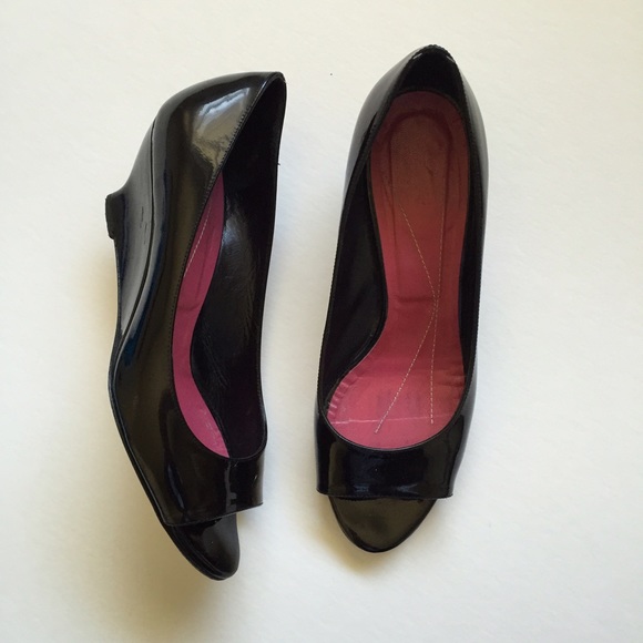 💢SOLD💢 Kate Spade Black Wedges - Picture 2 of 4