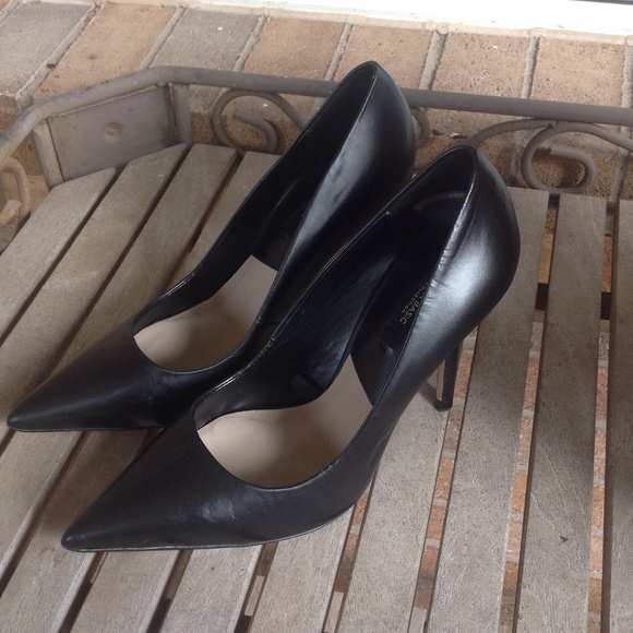 Zara Shoes - Zara Classic Black Leather Pumps.