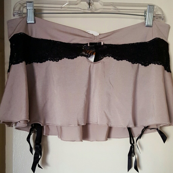 💄SOLD 💄NWT- Felina Garter Belt
