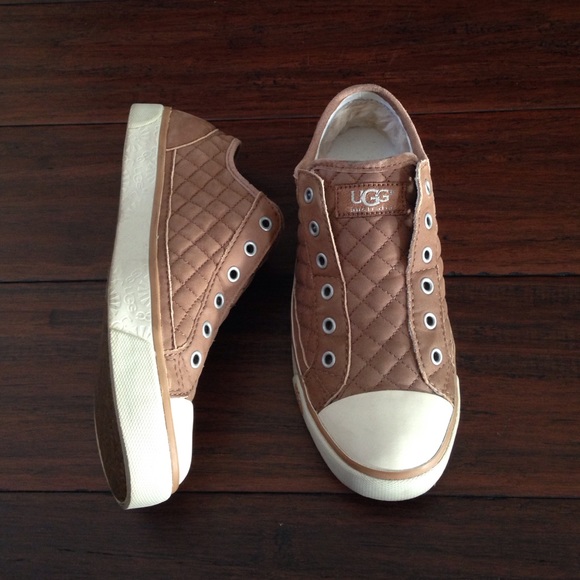 Ugg shoes - Picture 3 of 3