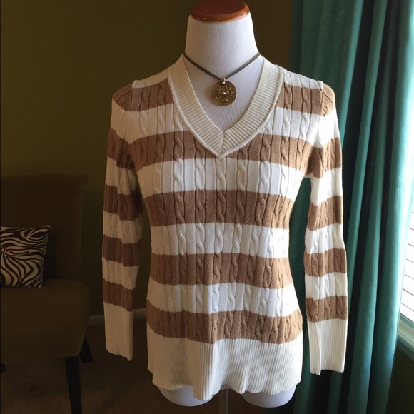 LOFT V-neck sweater - Picture 1 of 4