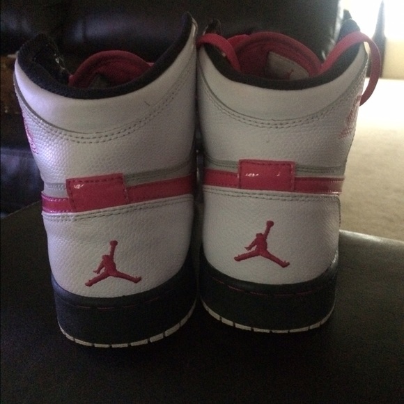🚨🚨SOLD🚨🚨Retro 1s 🎀💕😋 - Picture 3 of 4