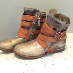 Italian A.S. 98 ankle boots