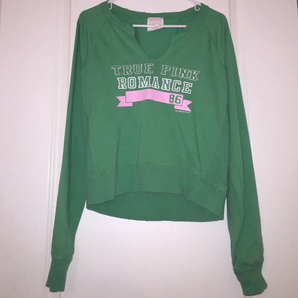 🍾Price drop!🍾VS Green V neck sweater
